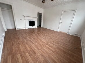 37 Harmony St, Unit 2 in Cohoes, NY - Foto de edificio - Building Photo