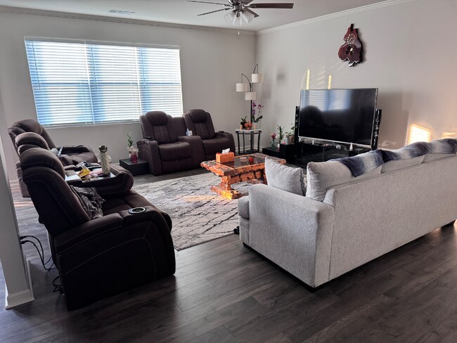 1919 Aquinas Ct in Marietta, GA - Foto de edificio - Building Photo