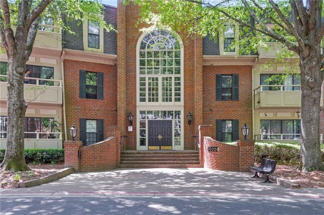 25108 Plantation Dr NE in Atlanta, GA - Building Photo - Building Photo