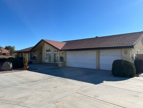 16413 Kamana Rd in Apple Valley, CA - Building Photo - Building Photo