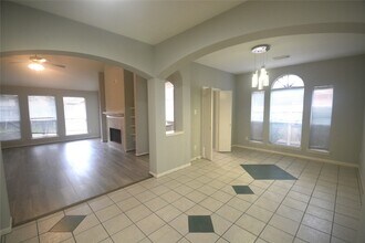 1622 Regal Blue Ct in Fresno, TX - Building Photo - Building Photo