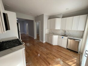 372 Beacon St, Unit 3 in Somerville, MA - Building Photo - Building Photo