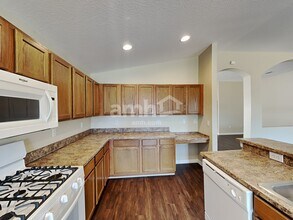 6726 Cambridge Park Dr in Apollo Beach, FL - Foto de edificio - Building Photo