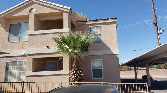 1830 N Pecos Rd in Las Vegas, NV - Building Photo - Building Photo