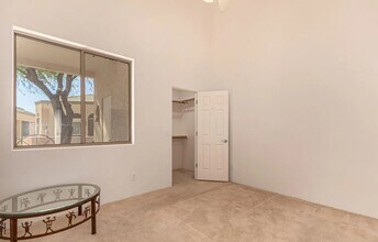 2424 W Vía Di Silvio in Tucson, AZ - Building Photo - Building Photo