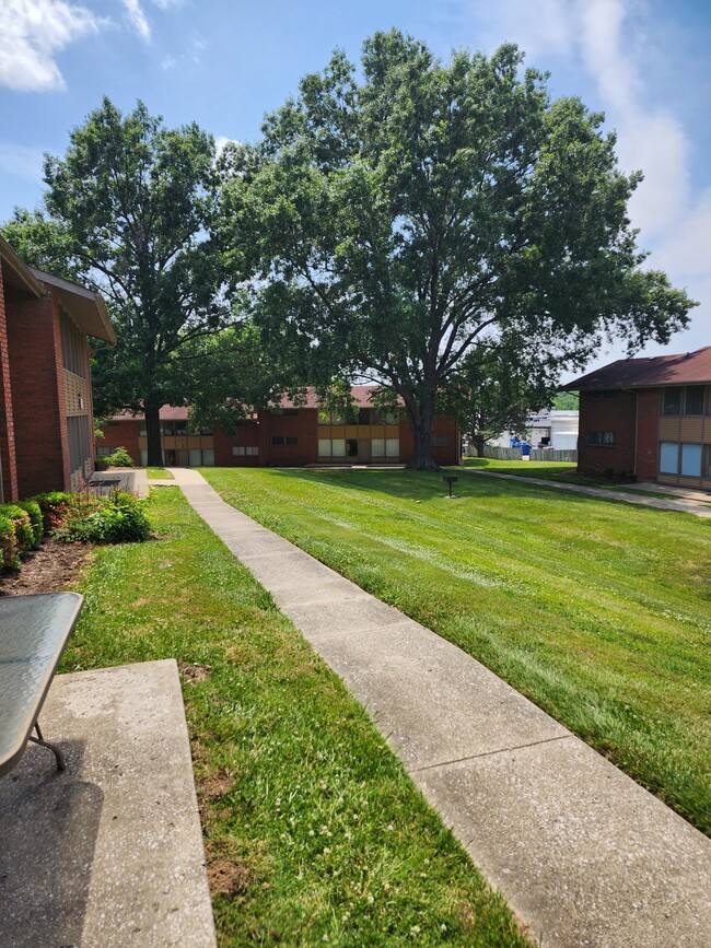 Huntley Ridge East at Forest Hill in Frankfort, KY - Foto de edificio - Building Photo