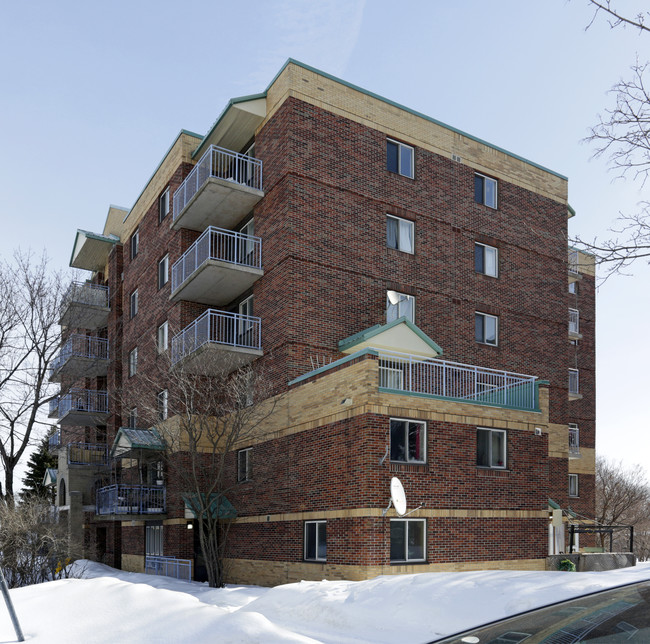 310 Wiggins Pl in Ottawa, ON - Building Photo - Primary Photo