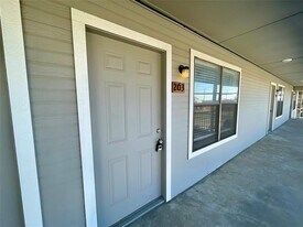 2526 W Prairie St in Denton, TX - Building Photo