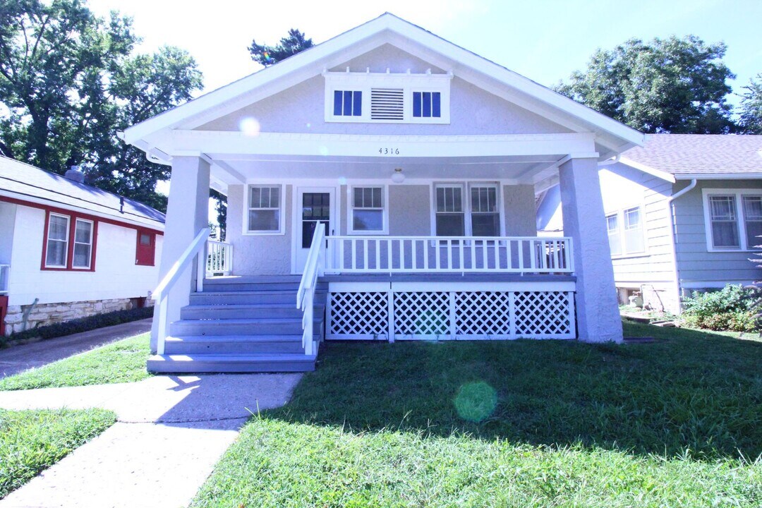4316 Eaton St in Kansas City, KS - Building Photo