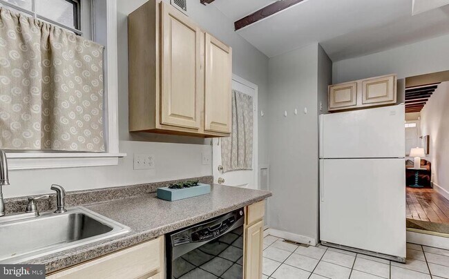 825 S Charles St in Baltimore, MD - Building Photo - Building Photo