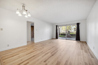 614 Sunfish Way, Unit 614 Sunfish Way in Port Hueneme, CA - Building Photo - Building Photo
