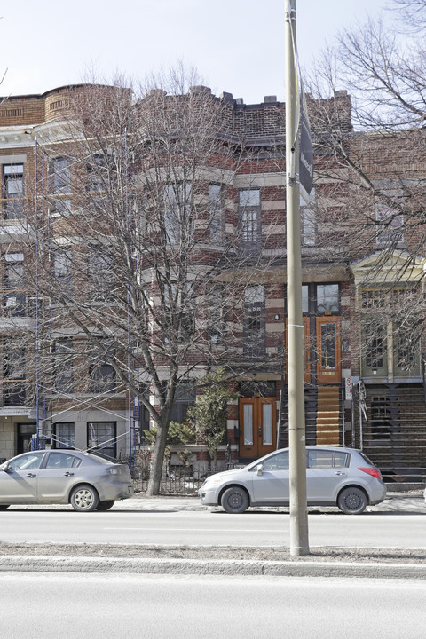 223 Saint-Joseph Boul O in Montréal, QC - Building Photo