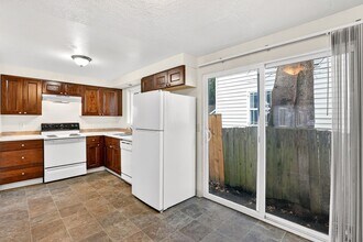 4801 NE Killingsworth St in Portland, OR - Building Photo - Building Photo