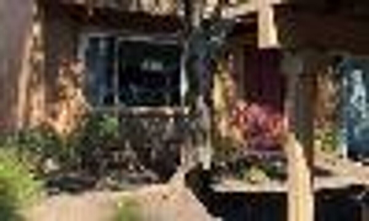 2040 Alta Loma St in Davis, CA - Building Photo