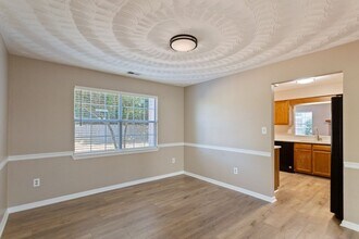 1470 Berkshire Dr in Newport News, VA - Building Photo - Building Photo
