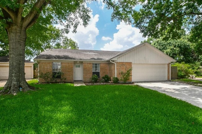 12939 Westmere Dr in Houston, TX - Building Photo - Building Photo
