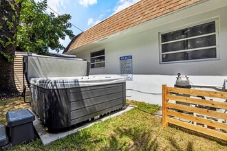 3001 NW 9th Ave in Wilton Manors, FL - Building Photo - Building Photo