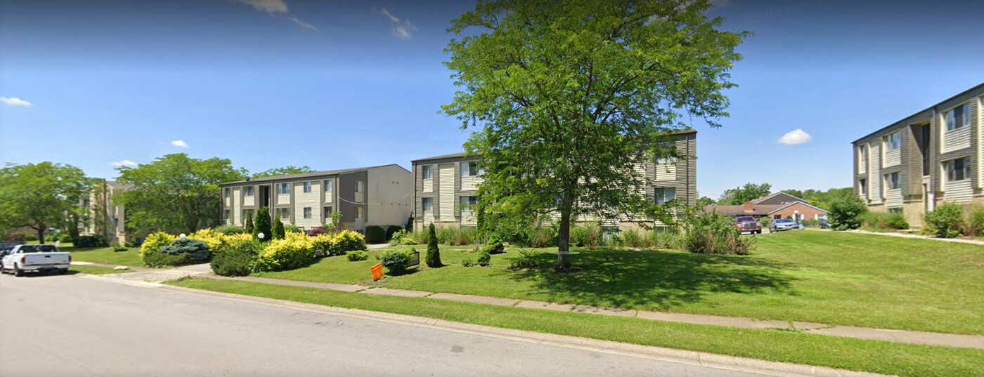 2365 Collins Dr in Sidney, OH - Building Photo