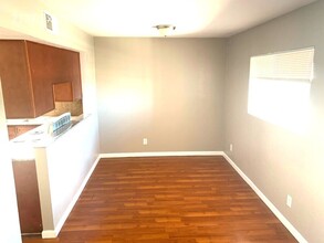 2137 Exeter Dr in Las Vegas, NV - Building Photo - Building Photo