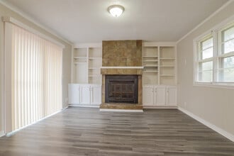 4757 Bond St in Shawnee, KS - Building Photo - Building Photo
