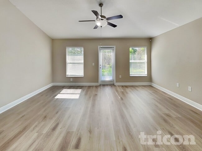 6681 Freeport Dr in Spring Hill, FL - Building Photo - Building Photo