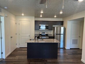 3648 N Centrepoint Way in Meridian, ID - Building Photo - Building Photo