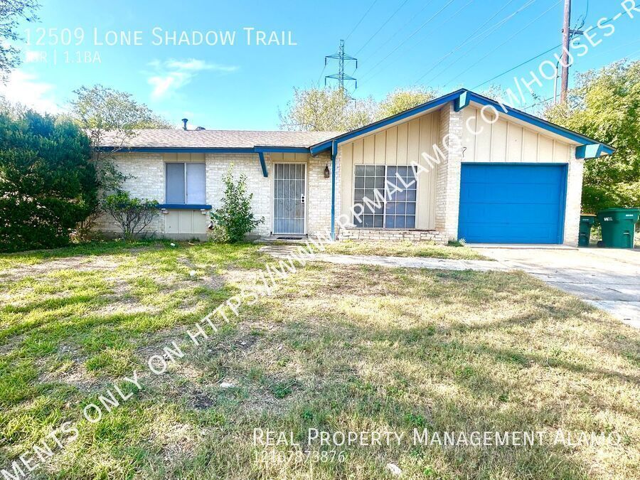 12509 Lone Shadow Trail in Live Oak, TX - Building Photo