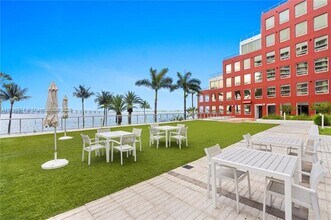 1541 Brickell Ave, Unit C1607 in Miami, FL - Building Photo - Building Photo