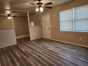 1217 N Christine Dr in Midwest City, OK - Building Photo - Building Photo