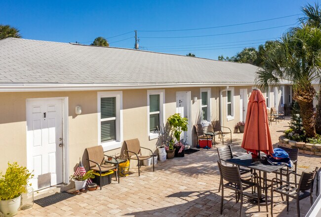 526 Corey Ave in St Pete Beach, FL - Building Photo - Building Photo