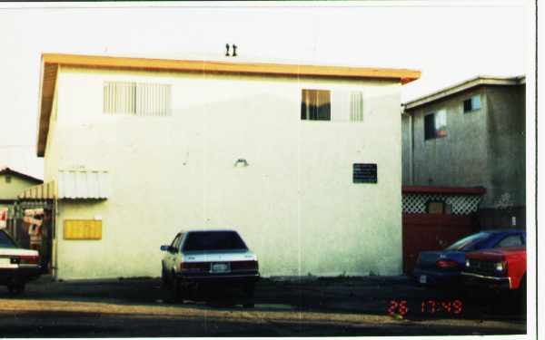 12546 Pacific Ave in Los Angeles, CA - Building Photo