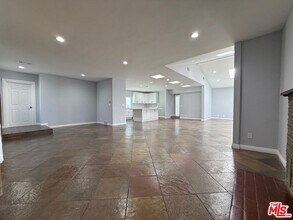 15962 Gault St in Los Angeles, CA - Building Photo - Building Photo