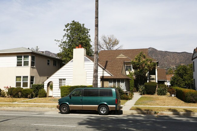 941 W Glenoaks Blvd in Glendale, CA - Foto de edificio - Building Photo