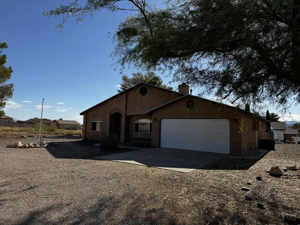 7740 E Sugarloaf St in Kingman, AZ - Building Photo