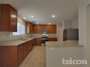 9358 Shawnee Mission Ave in Las Vegas, NV - Building Photo - Building Photo