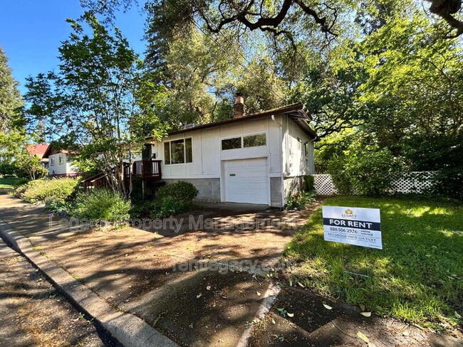 209 Willow Ave in Roseville, CA - Building Photo - Building Photo