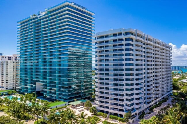 10205 Collins Ave in Bal Harbour, FL - Building Photo - Building Photo