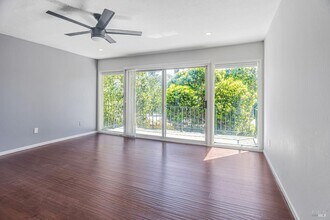 363 Eden Roc Dr in Sausalito, CA - Building Photo - Building Photo