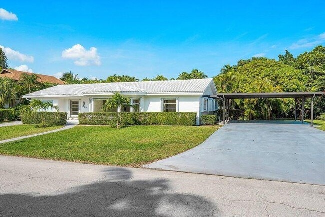 325 Inlet Way in West Palm Beach, FL - Building Photo - Building Photo
