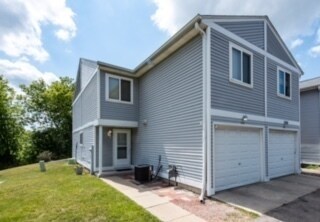 525 Meadow Green Ln in Round Lake Beach, IL - Foto de edificio