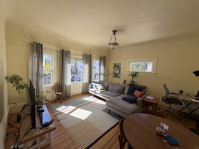 property at 2819 Telegraph Ave