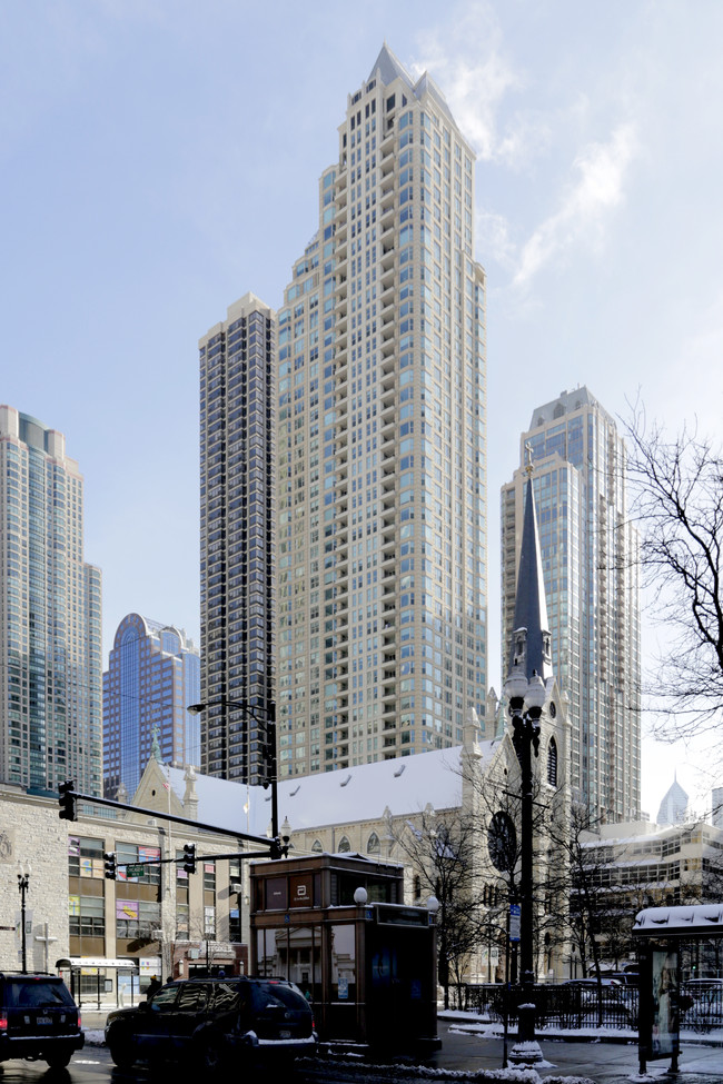 The Fordham in Chicago, IL - Building Photo - Building Photo