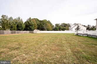 27 Samantha Dr in Monroe Township, NJ - Building Photo - Building Photo