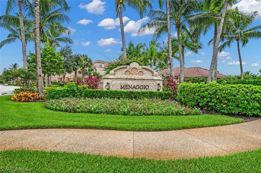 9279 Menaggio Ct in Naples, FL - Foto de edificio