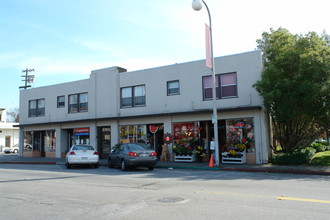 1272 Solano Ave in Albany, CA - Foto de edificio - Building Photo