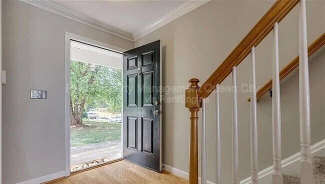 1224 Green Oaks Ln in Charlotte, NC - Building Photo - Building Photo