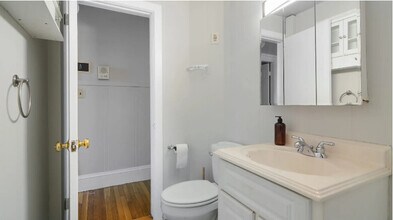 823 Dorchester Ave, Unit 2 in Boston, MA - Building Photo - Building Photo