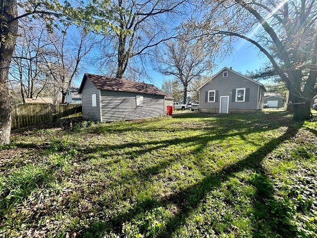 1207 9th St NE in Austin, MN - Building Photo - Building Photo