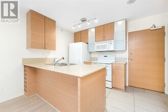 928-928 Homer St in Vancouver, BC - Building Photo - Building Photo