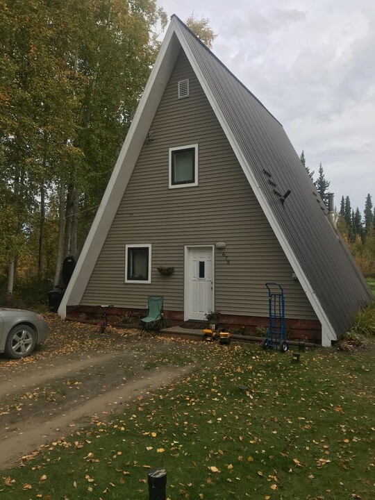 675 Nautilus Dr in North Pole, AK - Building Photo